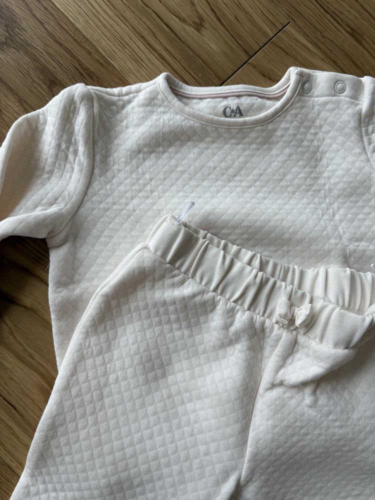Zestaw spodnie dresowe i bluza C&A 86