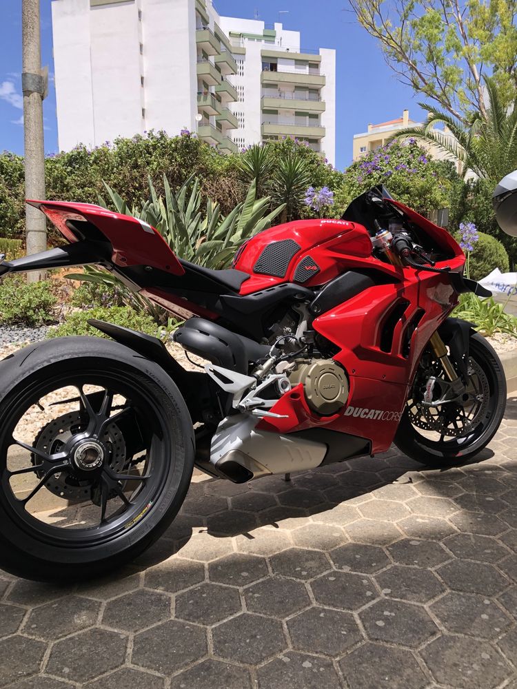 Ducati panegale v4s