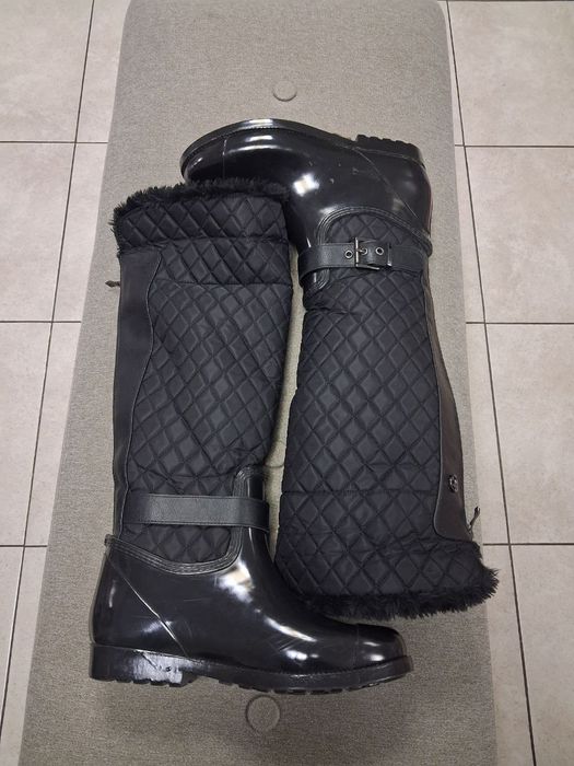 Утелені гумові чоботи Guess