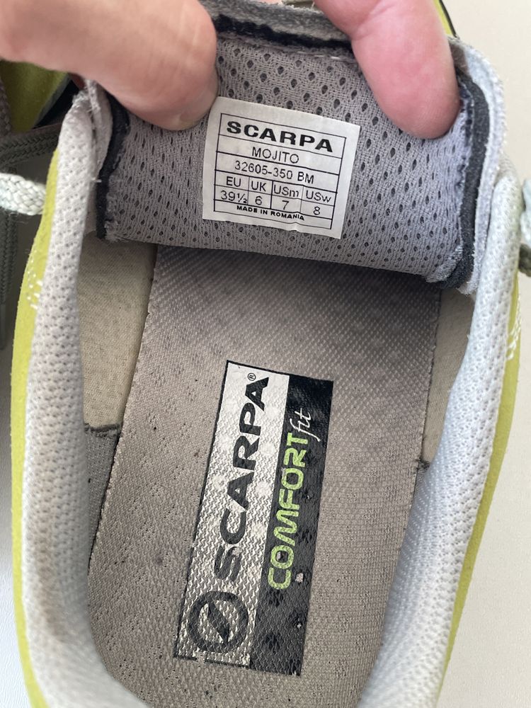 Scarpa яскраві трекінгові кросівки р. 39.5