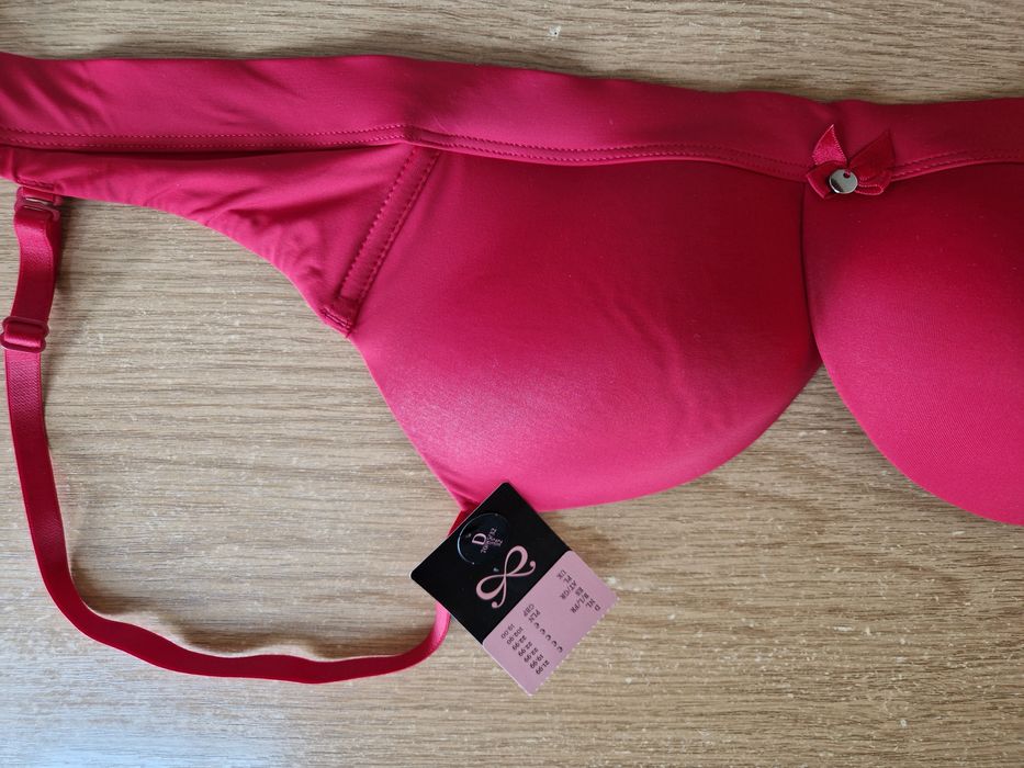 Бюстгальтер бюст лифчик красный  70 D