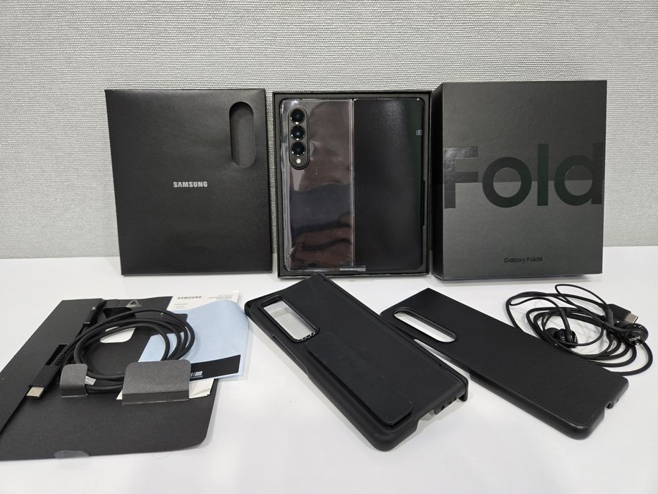 Продам Samsung Galaxy Fold 4 12/512Gb Phantom Black!