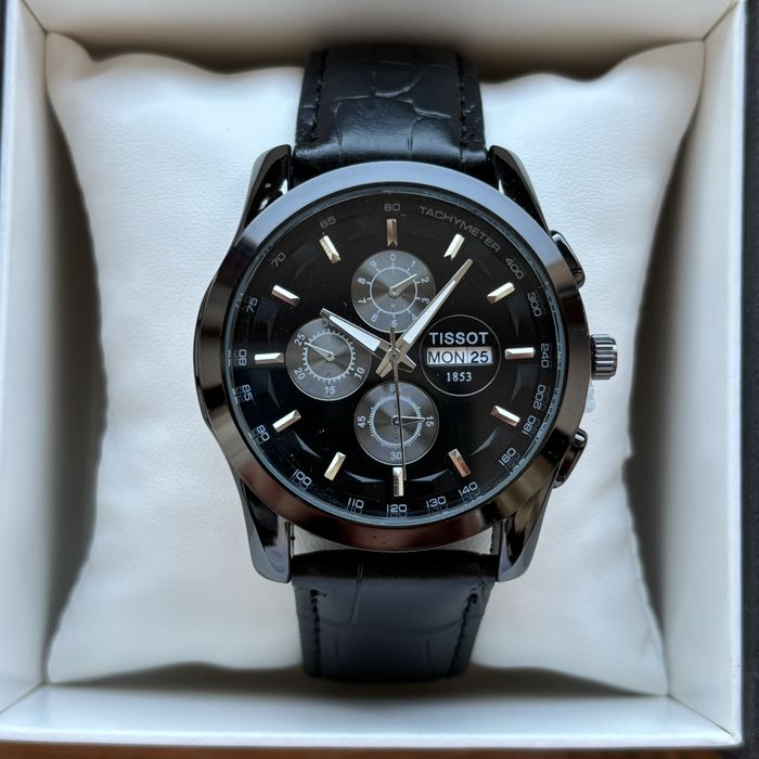 Чоловічий годинник Tissot чорного кольору на ремінці