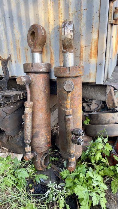 Продам Запчастини Екскаватор Юмз ЕO-2621 Цилінд Розпридільник