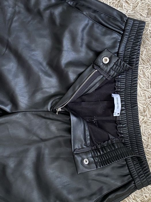 Брюки из экокожи