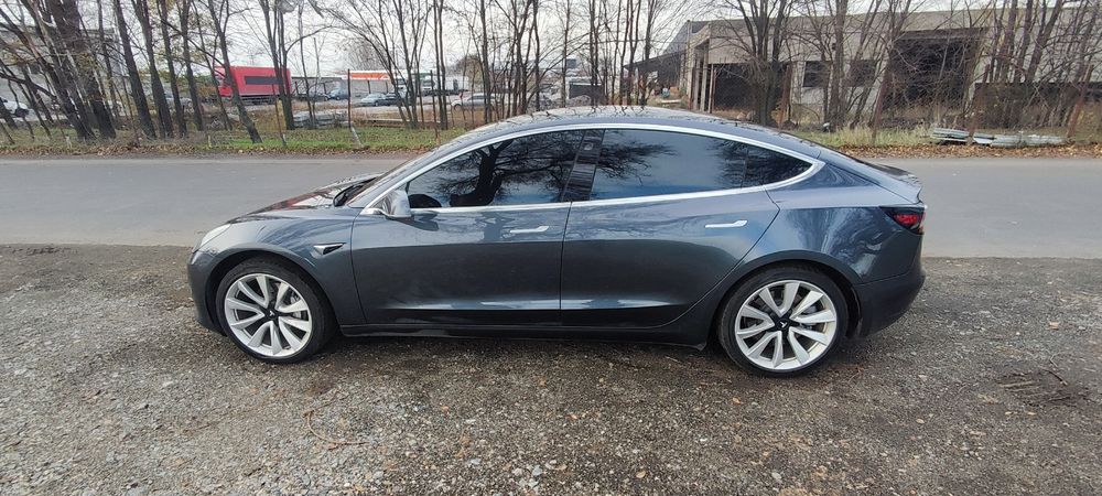 Tesla model 3 2019