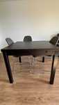 Mesa de jantar extensível