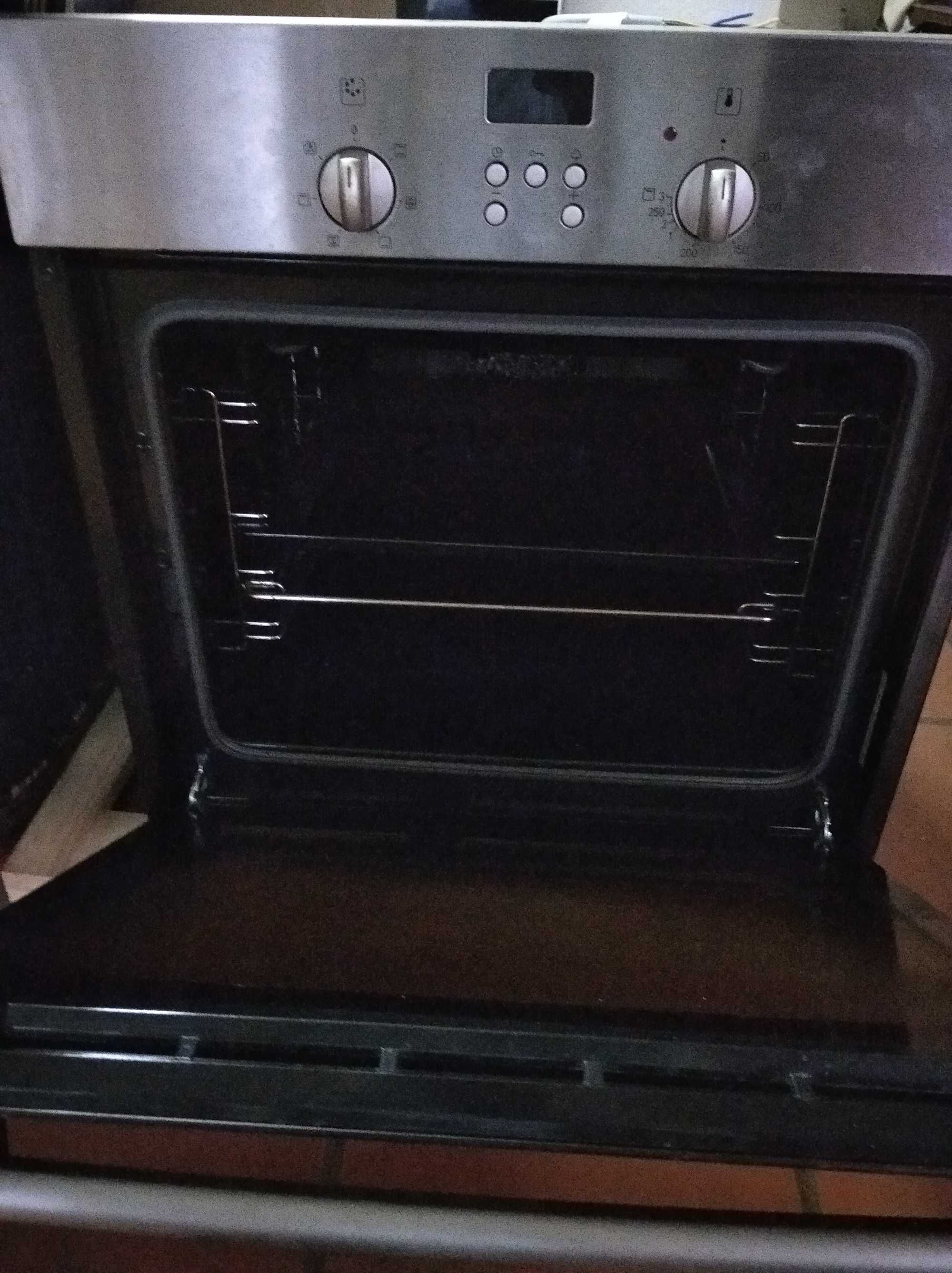 Forno eléctrico de encastre da Bosch HBN331E1/46