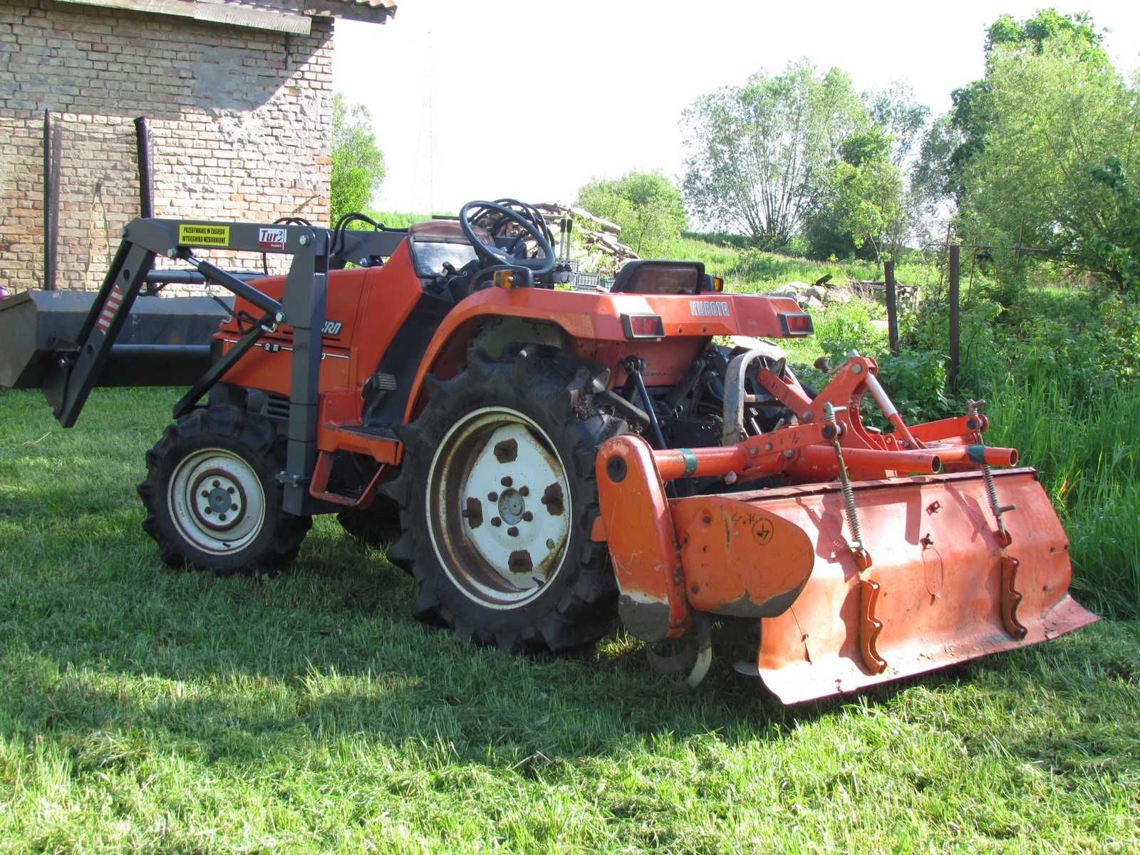 Traktor Kubota Saturn X20 4x4 tur, glebogryzarka, koparko-ładowarka