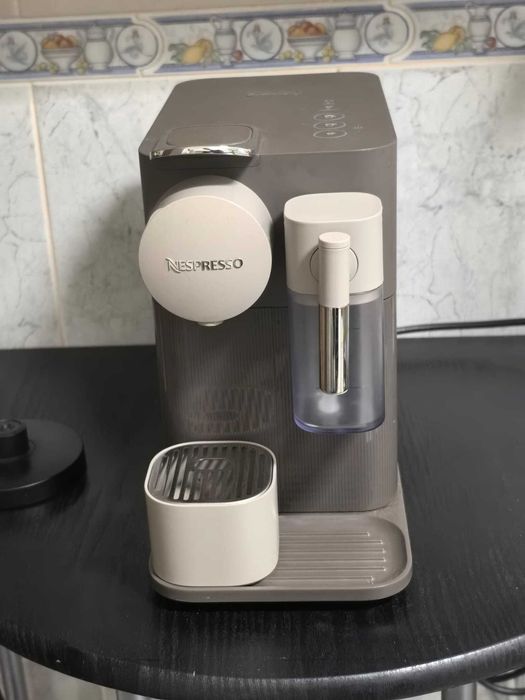 Nespresso Latissima One (De'Longhi)