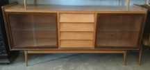 Dois sIdeboards dos anos 60