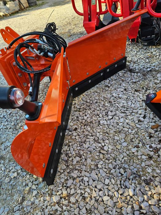 Pług śnieżny do śniegu hydraulicznie składany lekki spych strzałkowy
