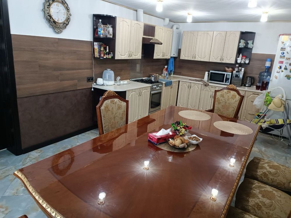 Продаж будинку з власним рзером
