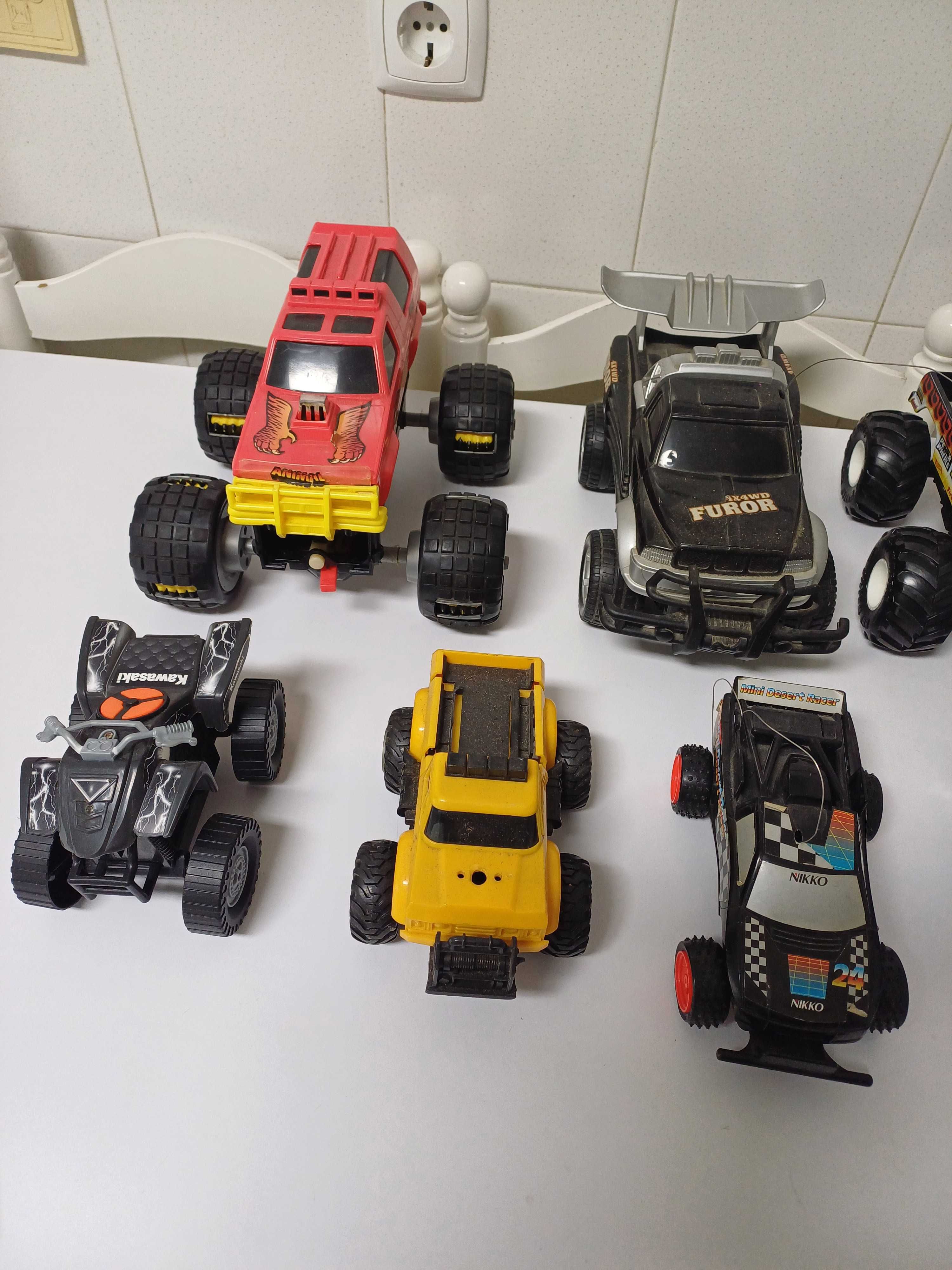 Jipes e 4X4 10 unidades