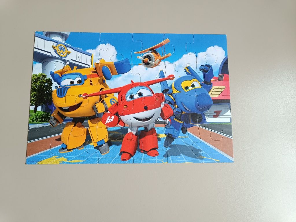Zestaw puzzli i gra 3+