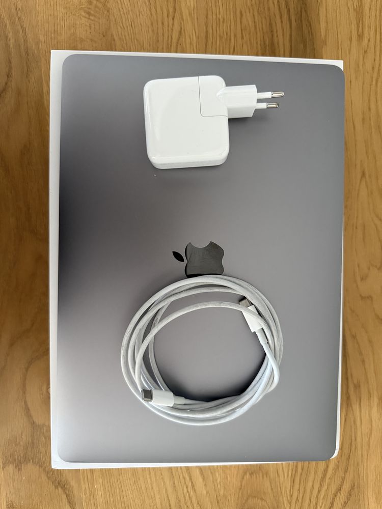 MacBook AIR M1 13” 8/256