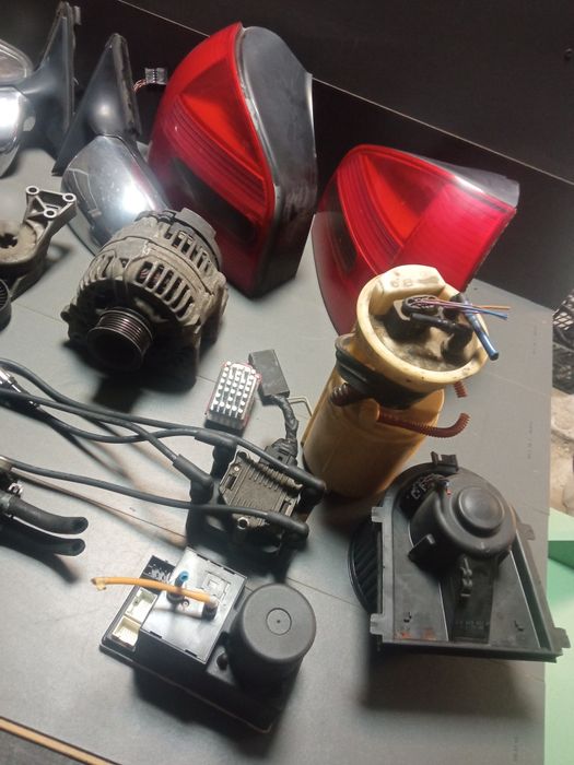 Audi A3 8L 1.6 alternator rozrusznik pompka mechanizm wtryski lusterka