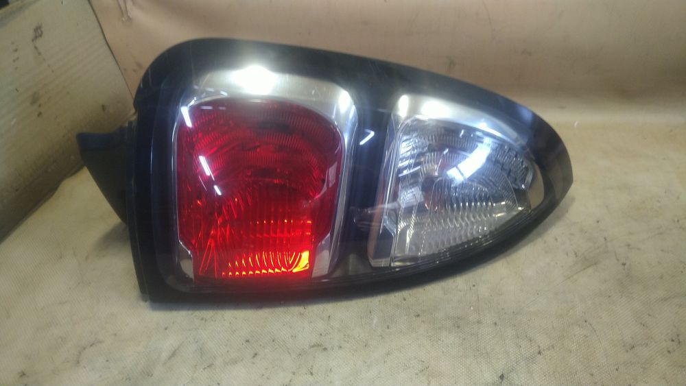 ) Citroen C3 Picasso lampa prawa tylna lewa tylna