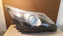 Vendo farol direito de Toyota Avensis combi ano 2009/18