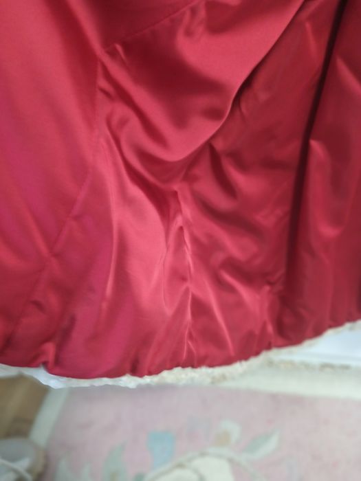 Ciekawe futro z beżowych karakułów z kołnierzem z lisa R xl-xxl