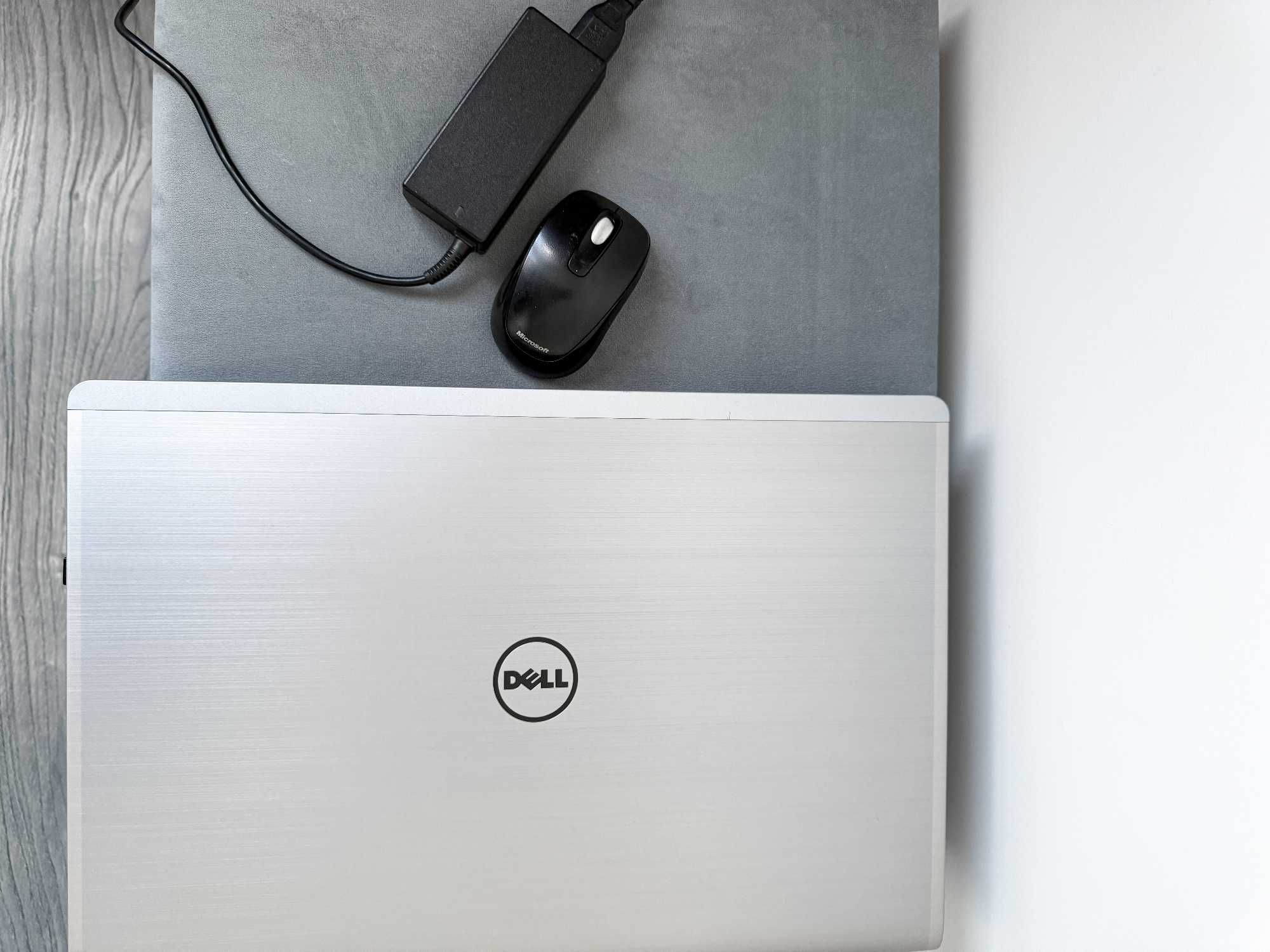 Laptop Dell Inspiron 17 Seria 5000 Intel Core i3 8,0 GB