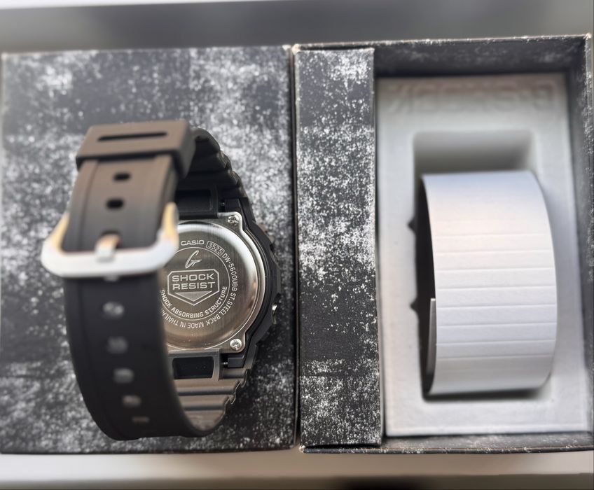 Casio G-Shoc DW-5600UBB-1ER novo