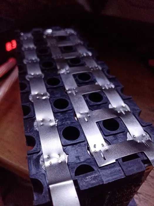 Точечна зварка на акумуляторі 8.4В