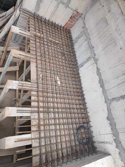 Бетонні та монолітні роботи,демонтаж та земляні роботи