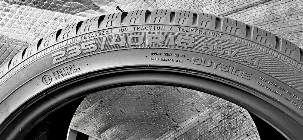 Шини Б/в 235.40.18 пара Nokian