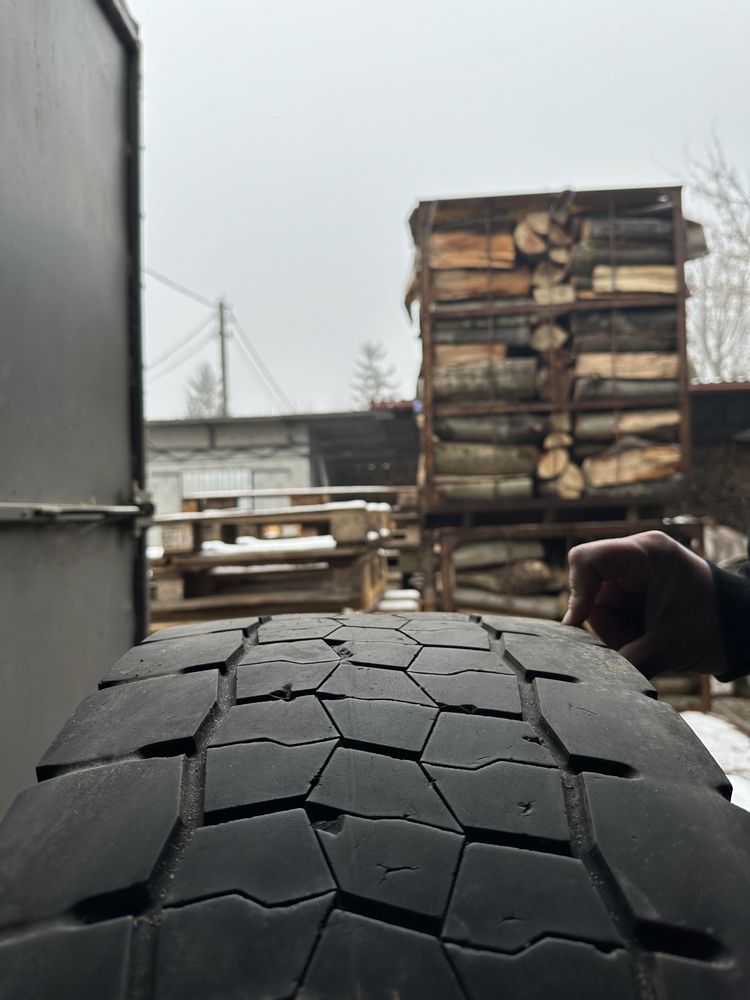 Продам шини Bridgestone 315/80 r22,5 резину колеса для фури тягача