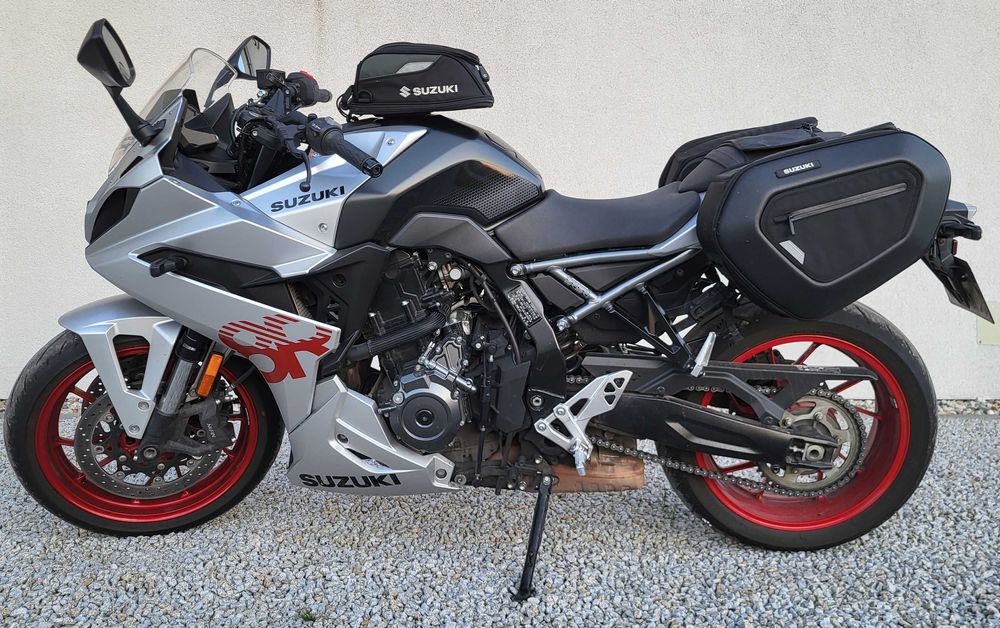 Motocykl Suzuki GSX 8R
