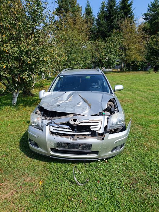 Toyota Avensis T25 II w całości na części