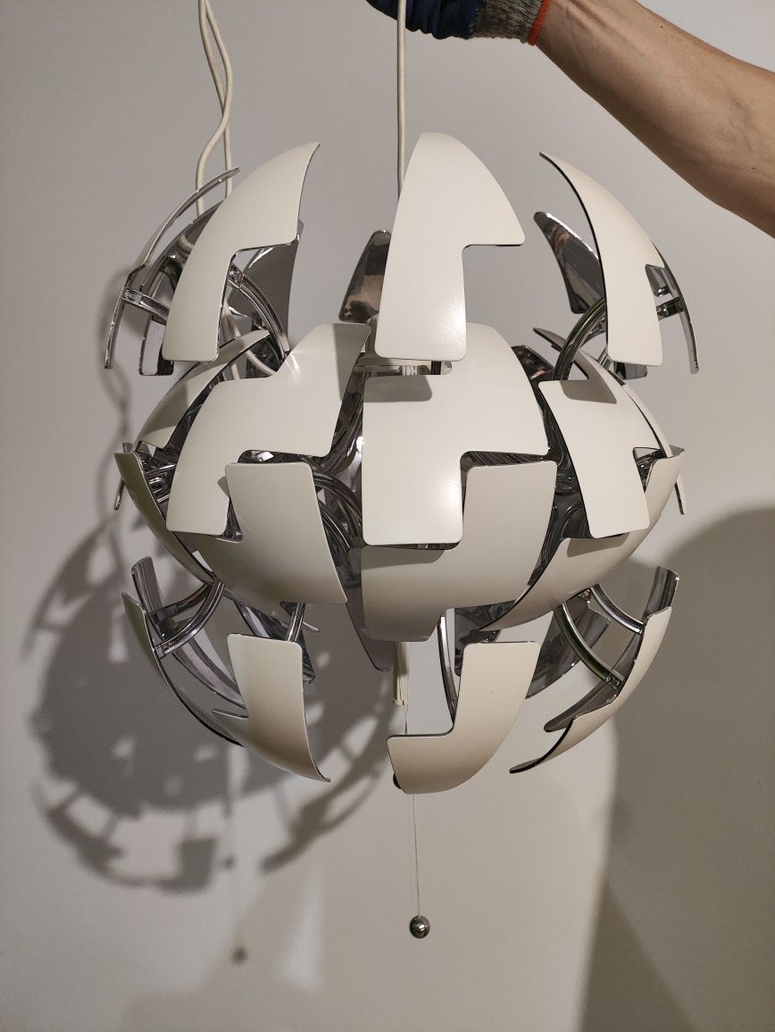 Lampa wisząca IKEA PS 2014 – biało-srebrna, designerska
