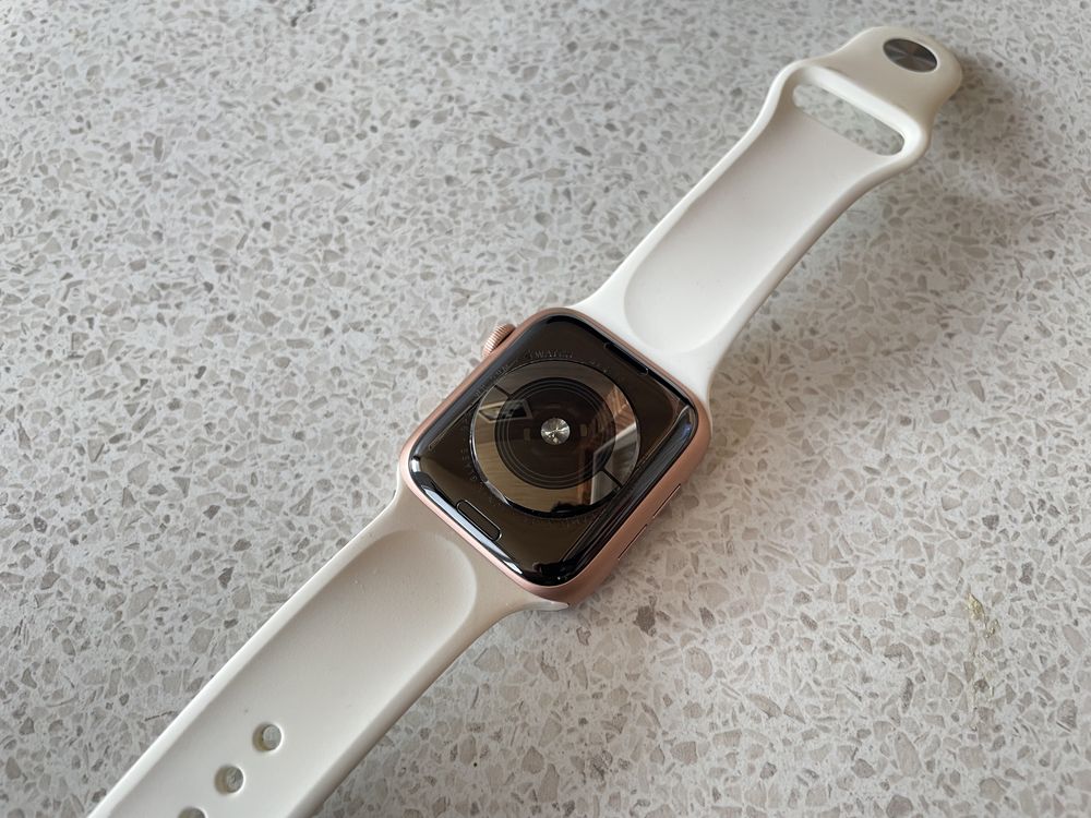 Apple Watch 5 44mm gold 96%