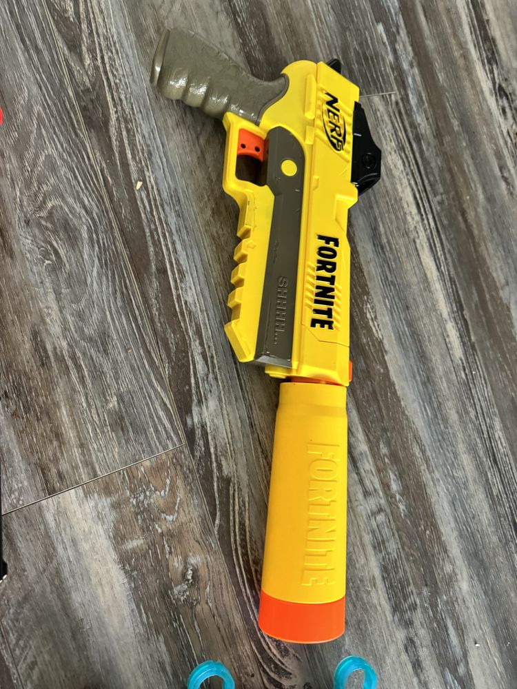 Пістолети Nerf стан нових