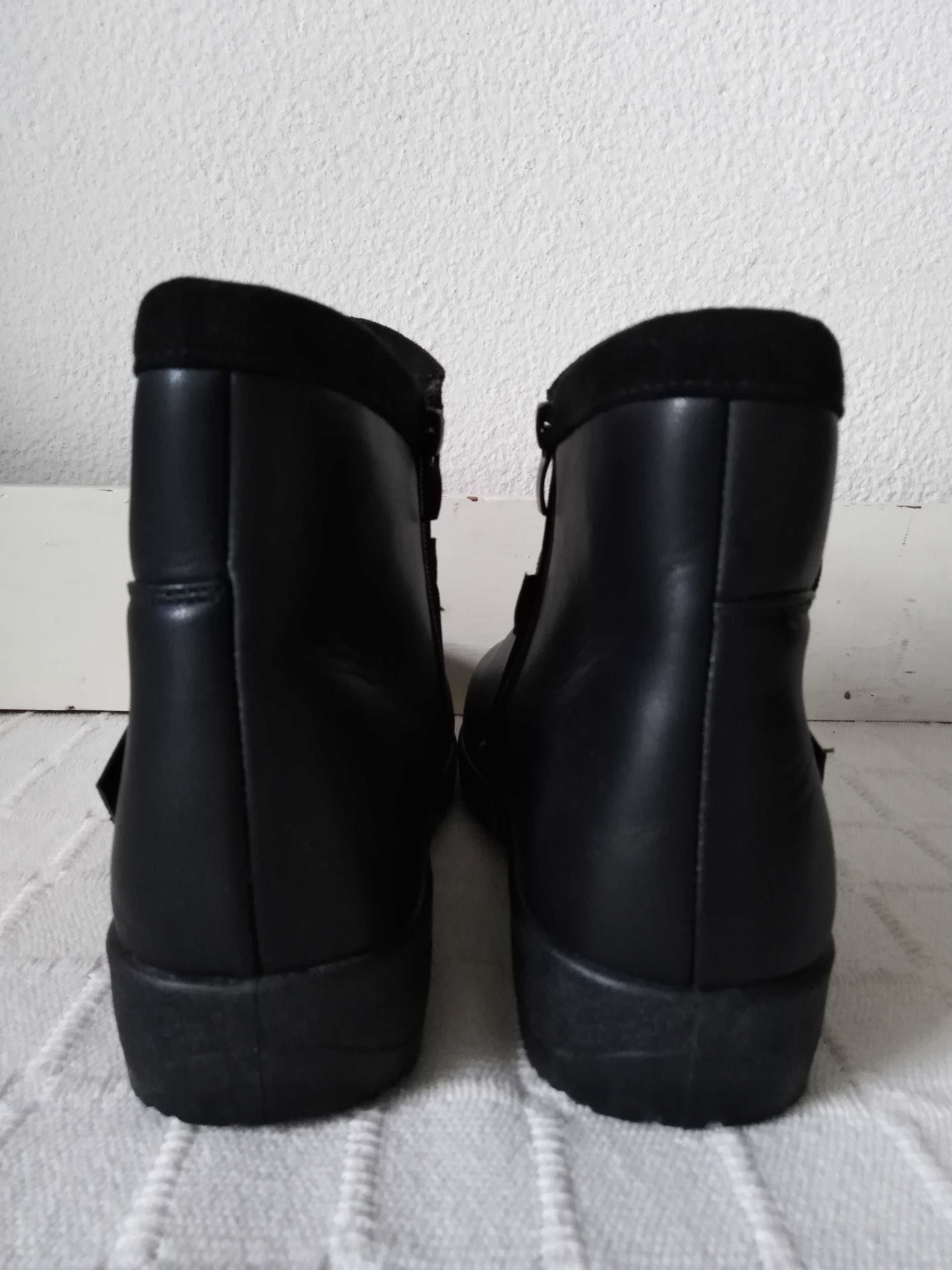 Botas Botins Negros Tamanho 38-39