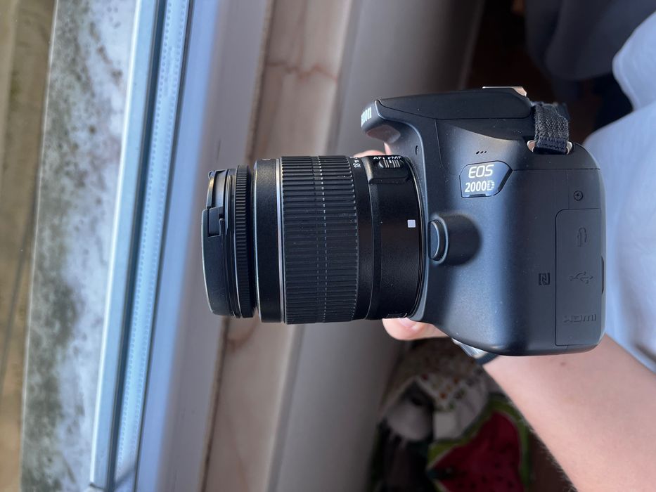 Canon EOS 2000D usada