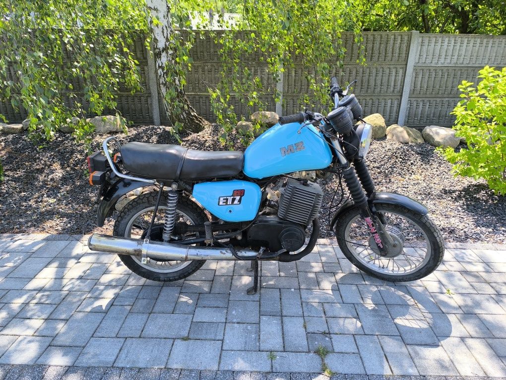 Motocykl MZ ETZ 251