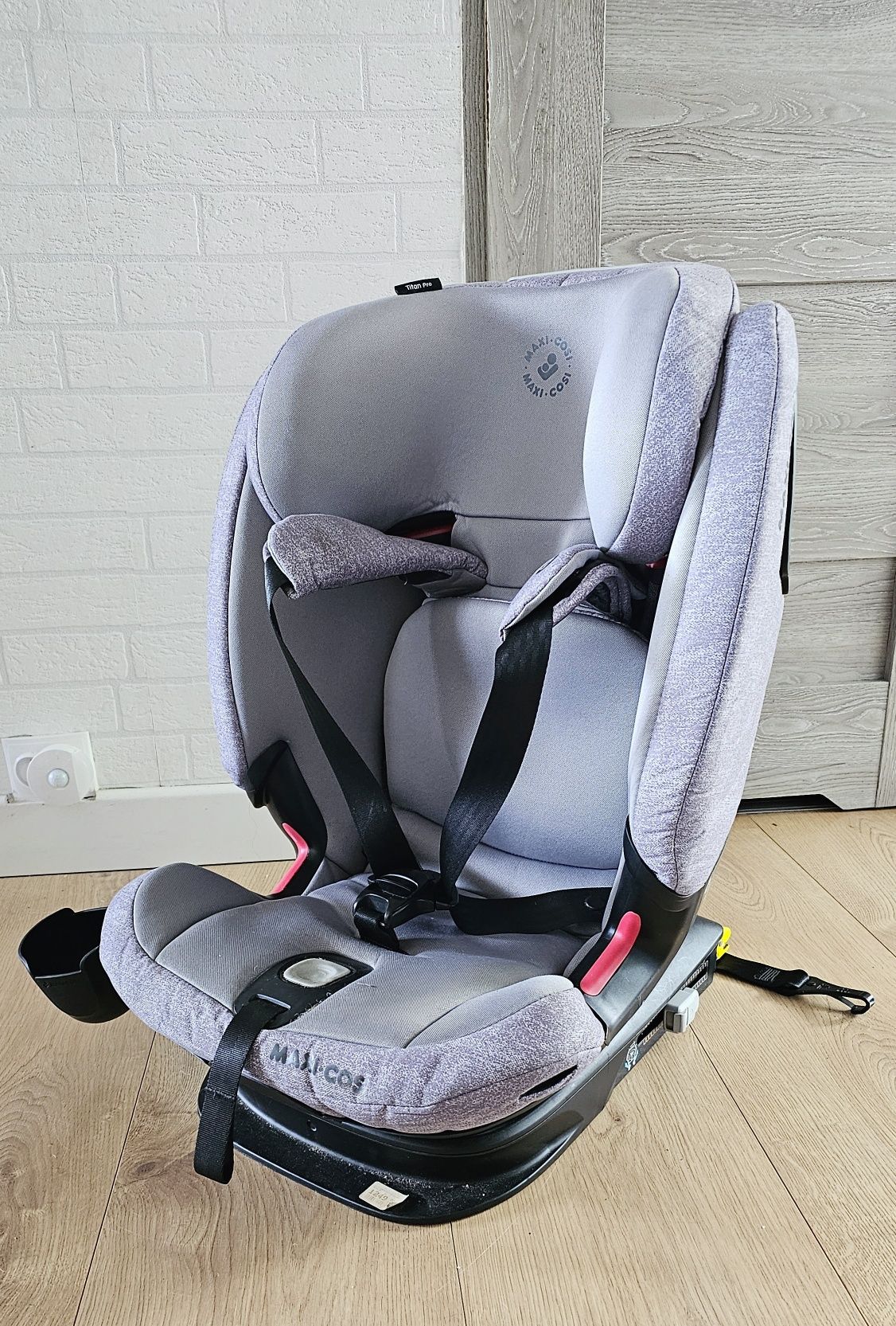 Fotelik samochodowy Maxi Cosi Titan pro isofix 6-36