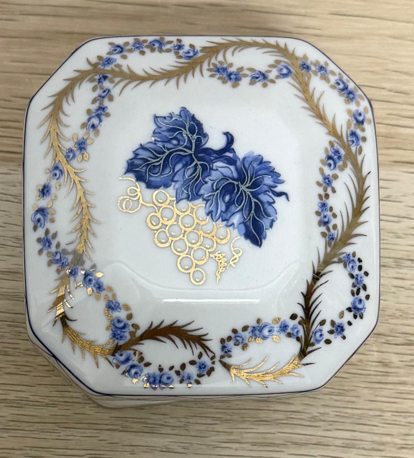 Vidal Arte - Caixa em Porcelana Pintada á Mão