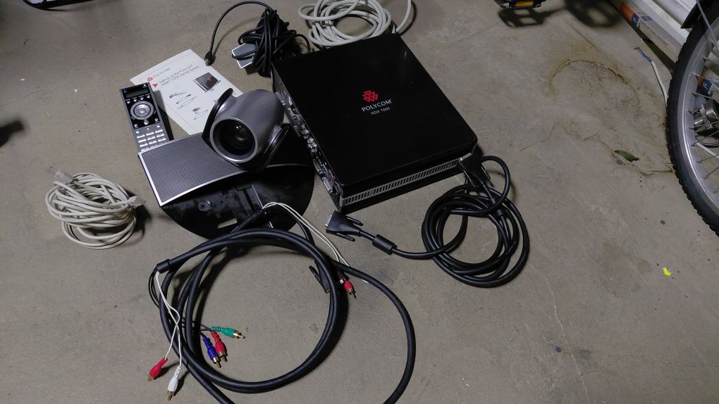 HDX 7000 system wideokonferencji cały zestaw