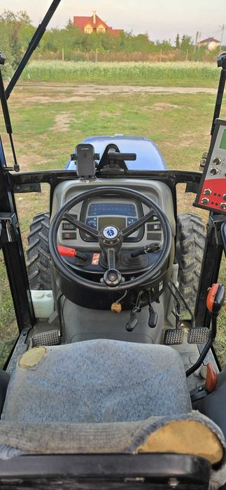 New holland sadowniczy
