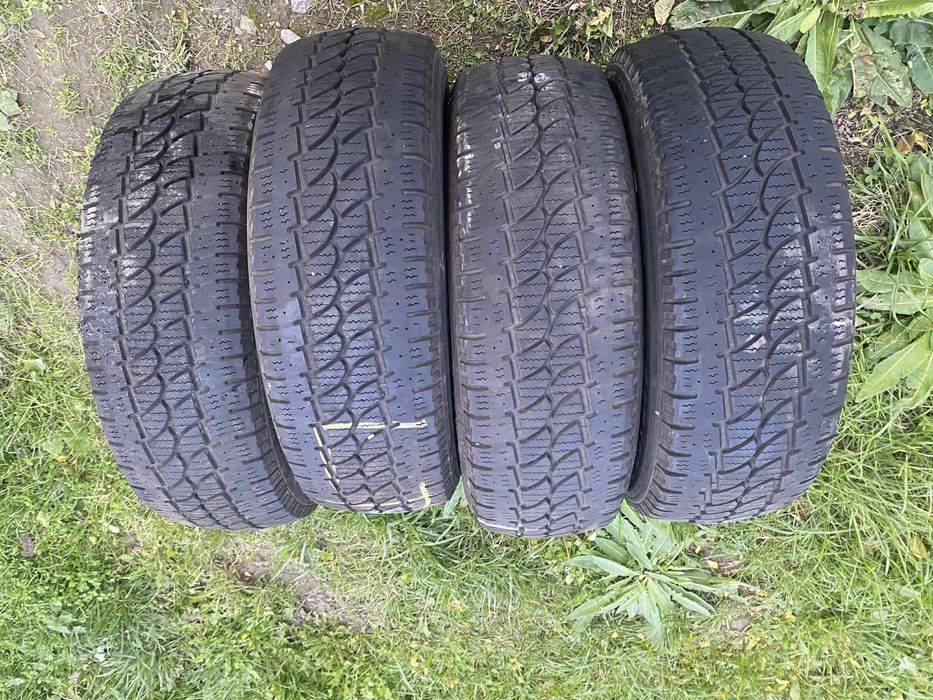 Opony zimowe Kormoran 215/70/15C z  2023 r