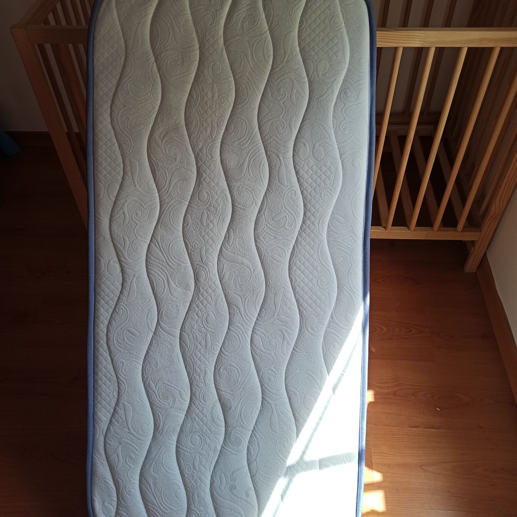 Cama/berço com colchão