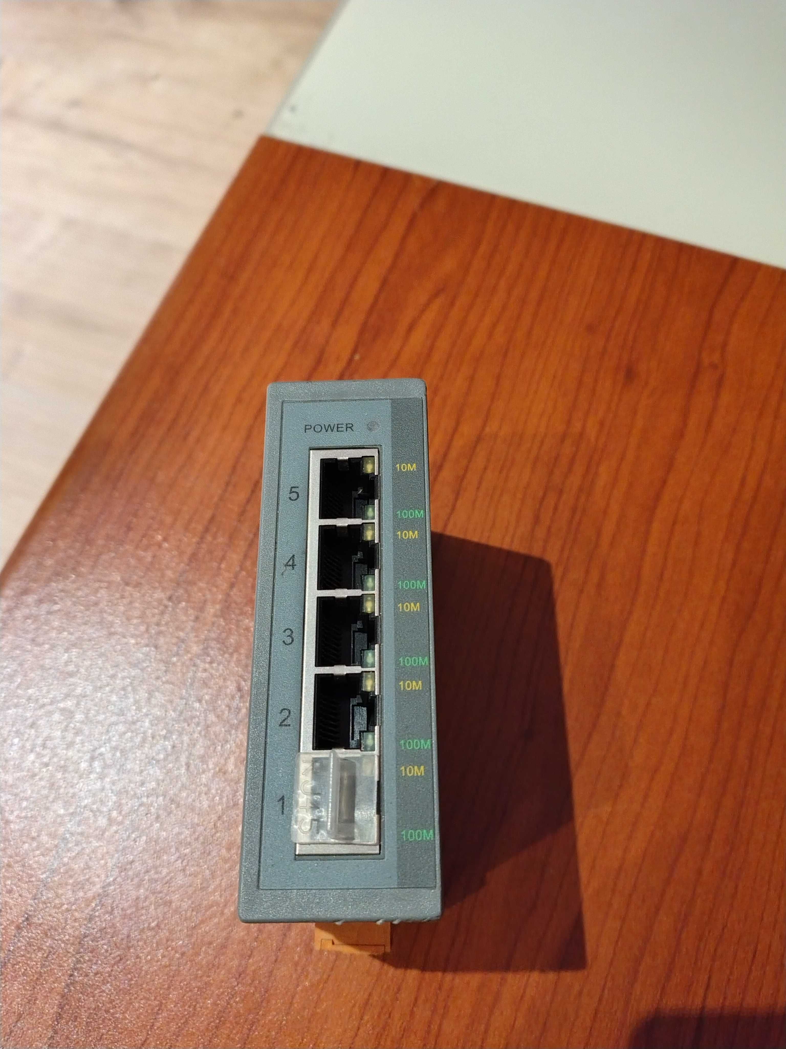 Switch przemysłowy na szynę DIN/TH35  ICP DAS NS-205
