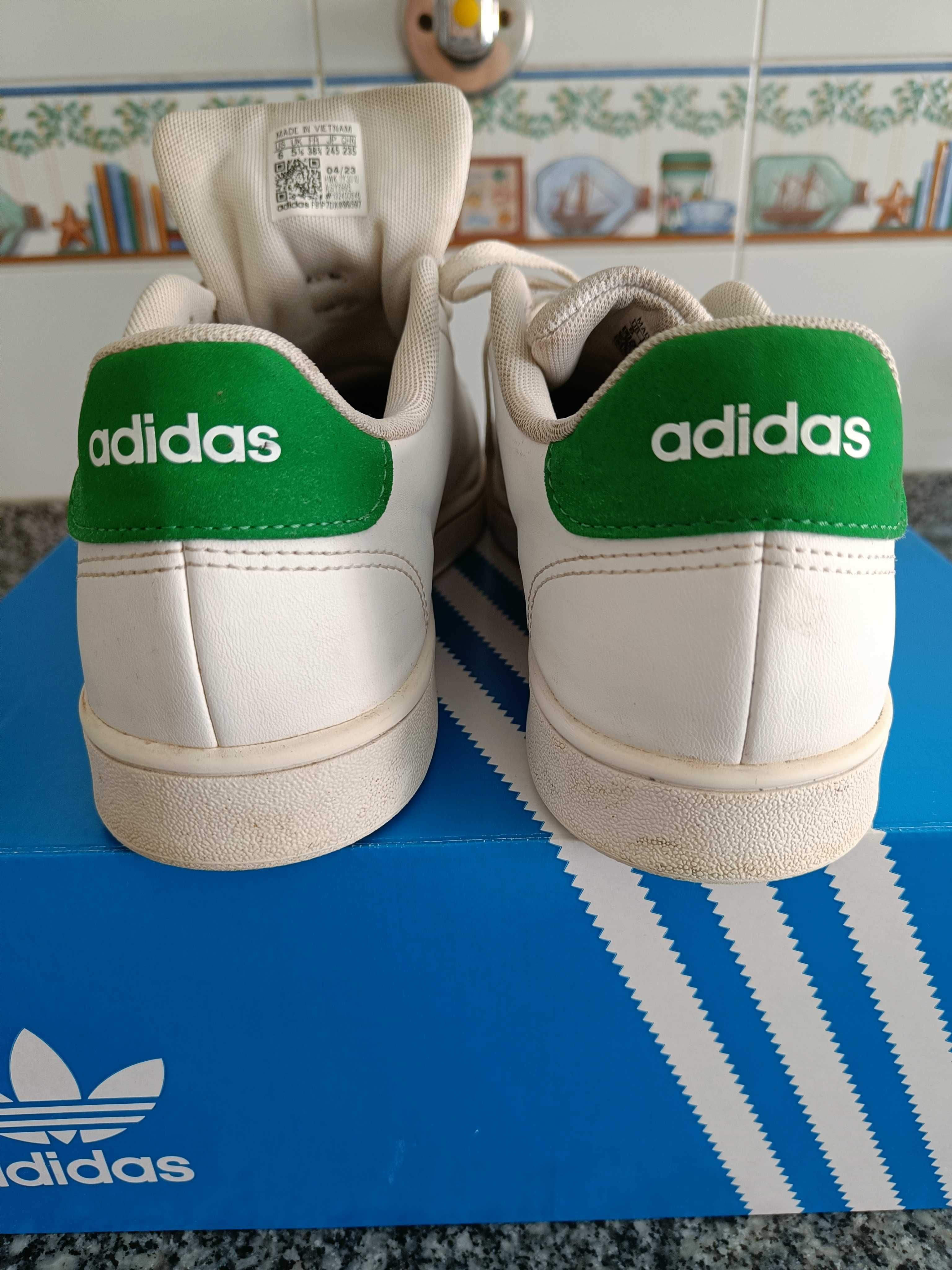 Ténis adidas em bom estado n. 38 2/3 (23,8 cm)