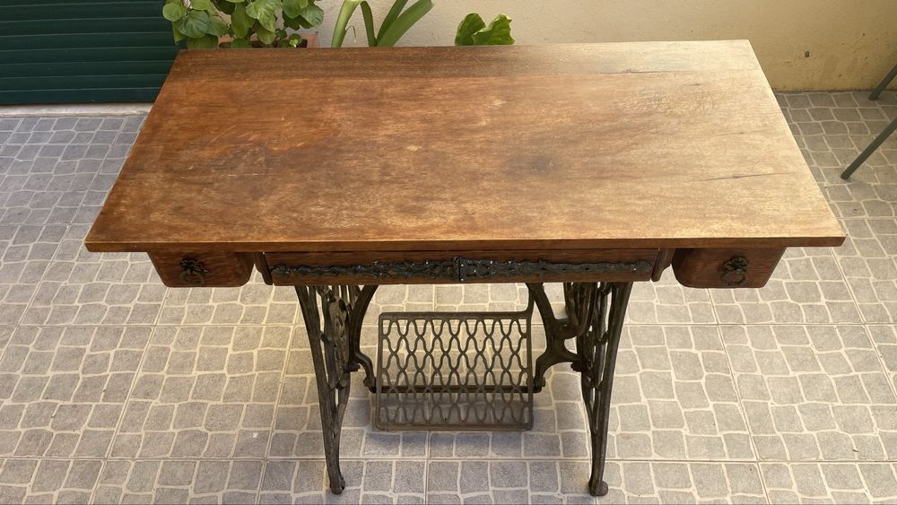 Mesa de costura Singer