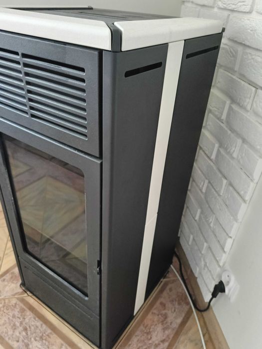 Piecyk EdilKamin Nara Plus + komin + pellet