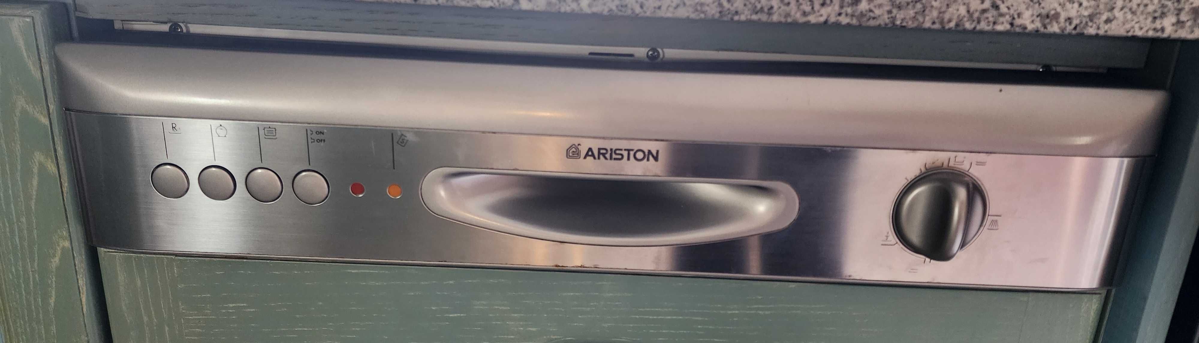 Maquina de lavar Ariston de encastrar