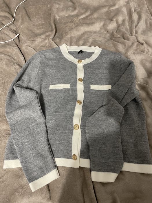 Кофта сірого кольору